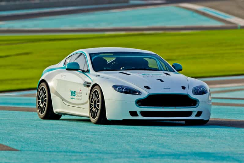 Aston Martin v8 Vantage gt4