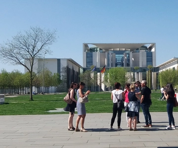 Berlin: Government District around the Reichstag Guided Tour