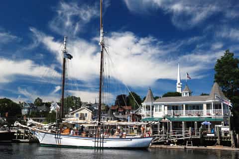 Camden: Sunset Sailing Cruise Aboard Appledore II