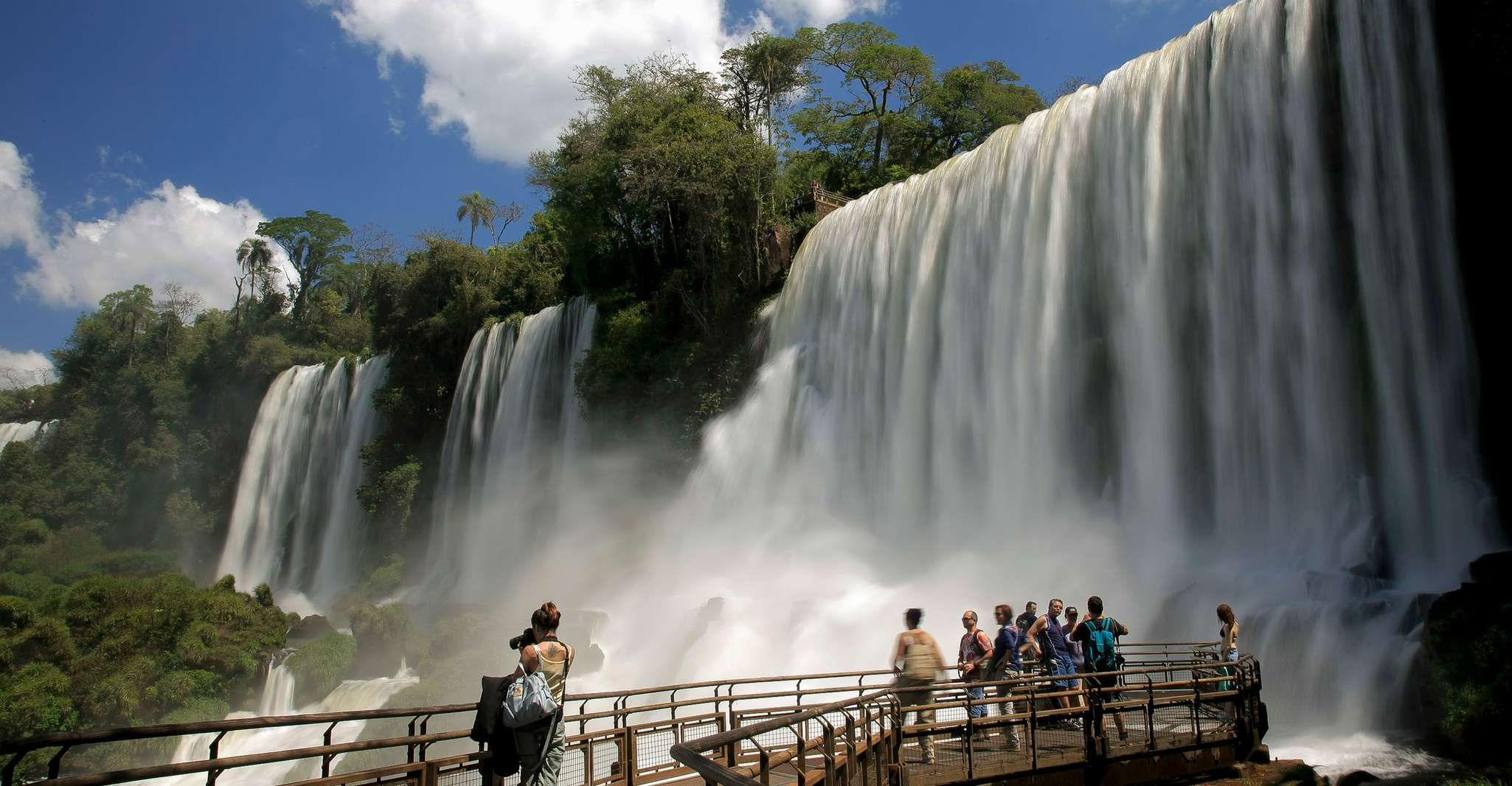 Iguazu Falls Saver Pack, entrambi i lati delle cascate e trasferimenti - Hizvo