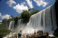 Iguazu Falls Saver Pack, ambos lados de las cataratas y transferencias - Hizvo