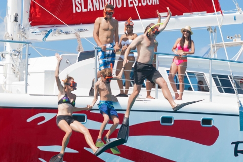 Montego Bay: crucero en catamarán familiar de reggae con snorkel