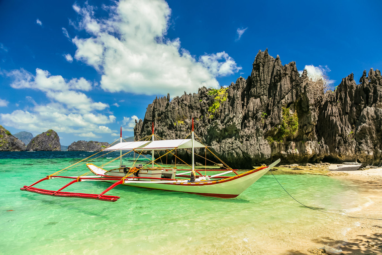 Coron : îles au large de la baie, lagons et lacs