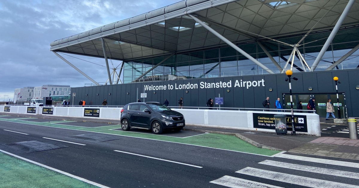 Stansted Airport to/from Gatwick Airport - Private Transfer | GetYourGuide