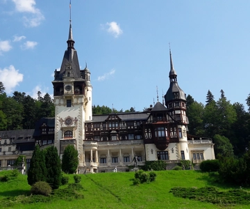 From Brasov: Peles Castle, Bran Castle & Cantacuzino Castle