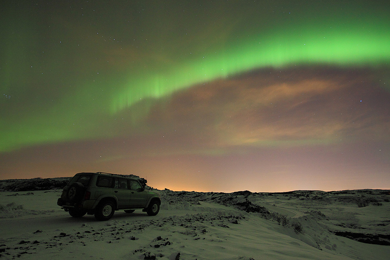 Reykjavik: Giro del cerchio d&#039;oro e aurora boreale in 4x4Reykjavik: tour in 4x4 del Circolo d&#039;oro e dell&#039;aurora boreale