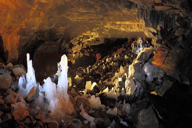 Reykjavik: Lava Caves en Reykjanes Peninsula door Super Jeep