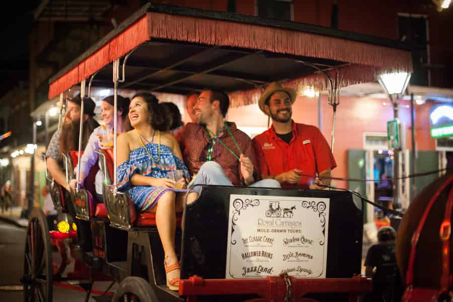 New Orleans: Geisterhafte Kutschfahrt durch das French Quarter bei Nacht. Foto: GetYourGuide
