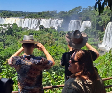 From Foz do Iguaçu: Tour to Argentinian Falls