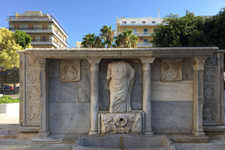 Provsmakning av staden Heraklion - sightseeingtur till fotsHeraklion: 2 timmars rundvandring med kretensisk mat och sightseeing