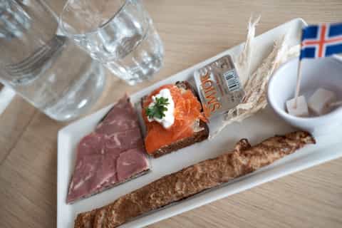 Reykjavik: Food and Beer Walking Tour