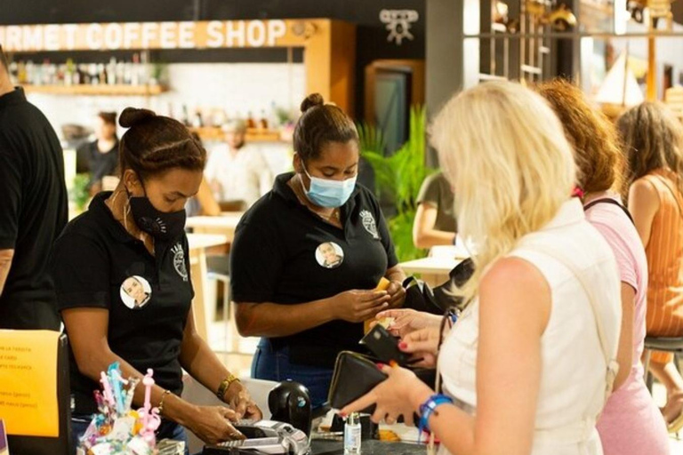 Punta Cana: Souvenir Shopping & Rum Tasting Tour