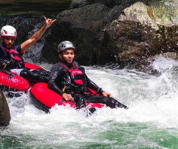 Guatape'den:Yamaç Paraşütü ve Nehir Tüpü özel deneyimi