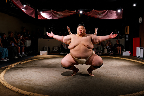 Tokyo: Shibuya Sumo Show with Experience & Photo