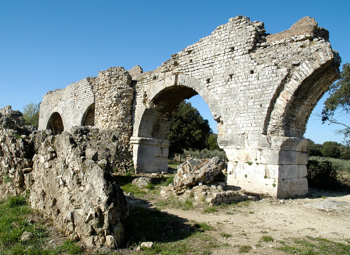 Fra Arles: Alpilles Regional Park Provence 4x4 Safari