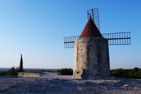 Depuis Arles, Parc Régional des Alpilles Provence 4x4 Safari - Hizvo
