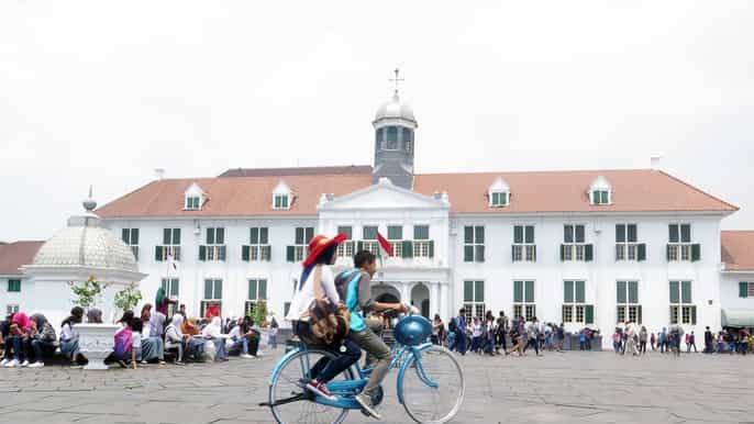 jakarta old batavia historical guided walking tour