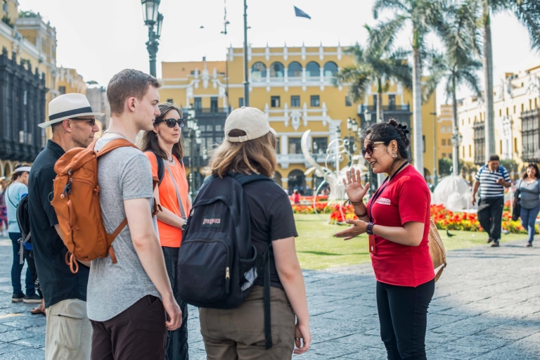 Visite pédestre de découverte de Lima avec un localVisite de groupe partagée