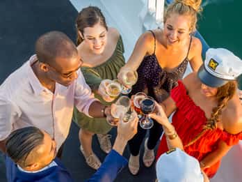 San Francisco Wochenend-Clubschiff-Rundfahrt mit Abendessen San Francisco Wochenend-Clubschiff-Rundfahrt mit Abendessen