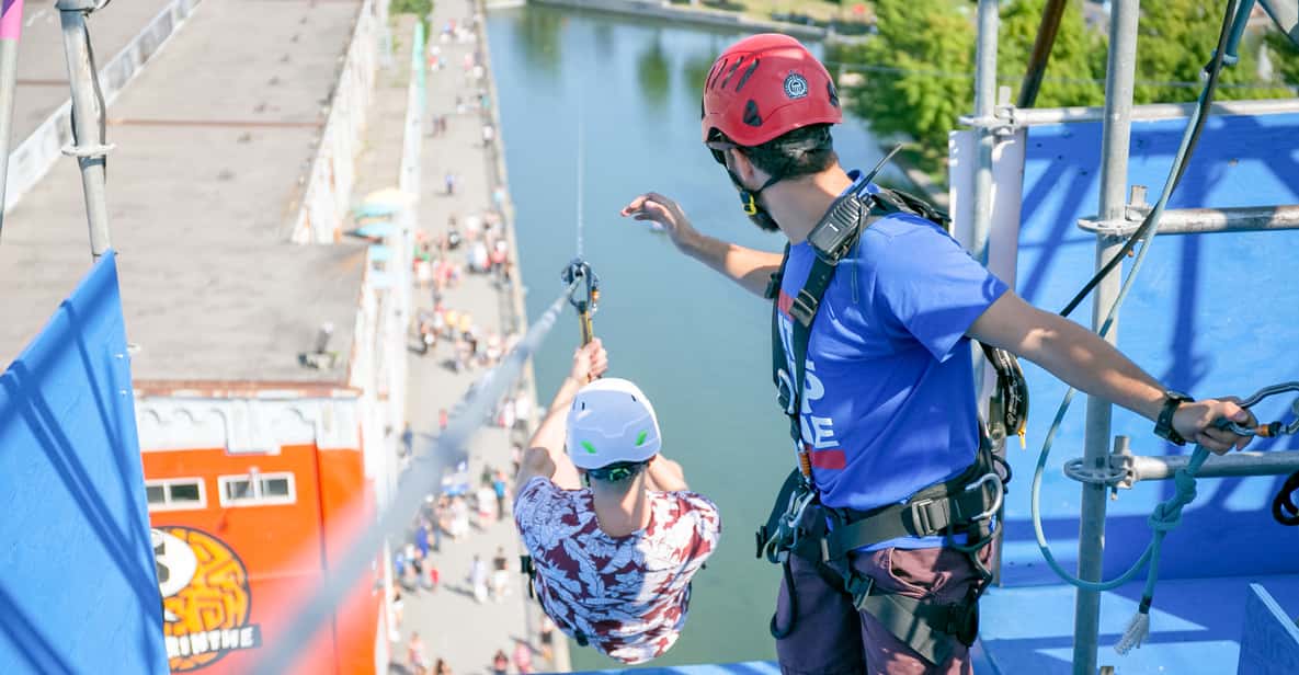 Montreal Old Port: Urban Zipline Ticket