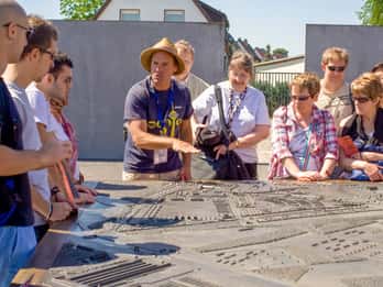 Berlino: Tour in autobus del campo di concentramento di Sachsenhausen in inglese