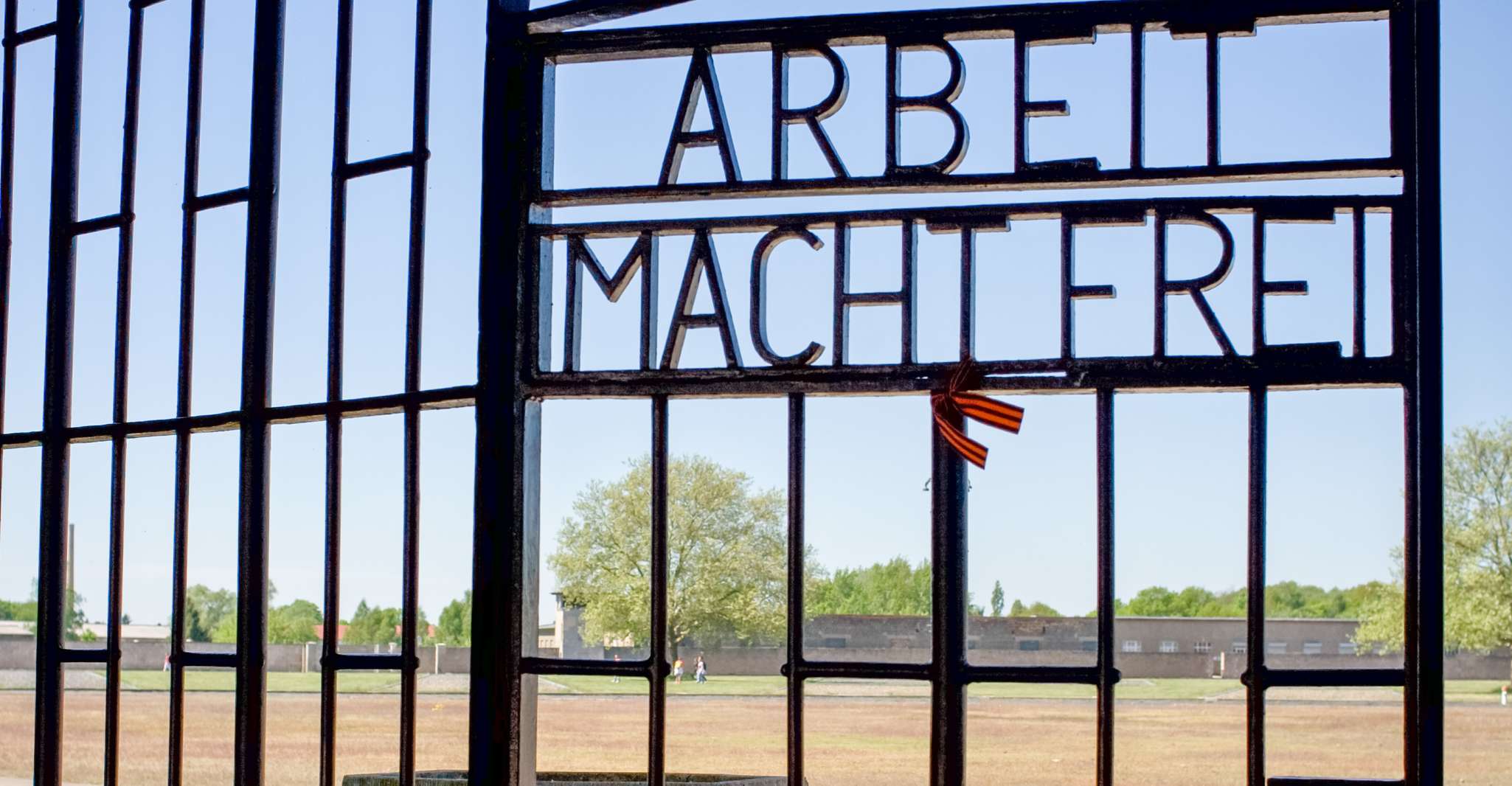 Berlin: English Bus Tour to Sachsenhausen Concentration Camp