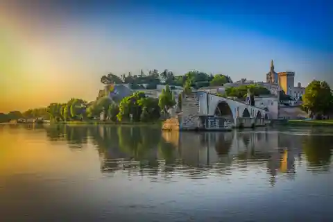 Avignon Stadt der Päpste und Weinverkostung Private Ganztagestour