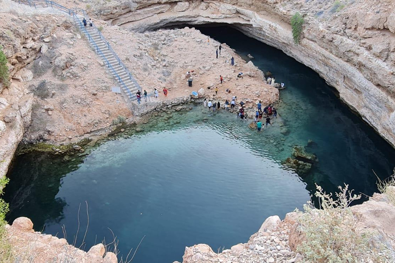 Muscat: Grand Mosque, Sinkhole, & Fins Beach - Romantic Cave