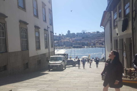 Porto: stadstour van een halve dag met wijnproeverijKleine groep met ophalen en wegbrengen