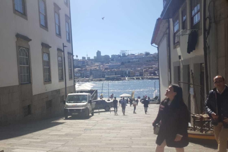 Oporto: Visita de medio día a la ciudad con cata de vinosGrupo reducido con recogida y devolución