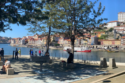 Porto: Half-Day City Tour with Wine Tasting Small group with pickup and drop-off