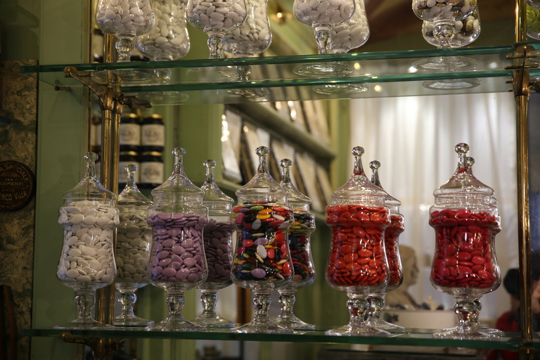 Historic Shops in Genoa: Tour Through Tradition and Flavours Guided Tour in English