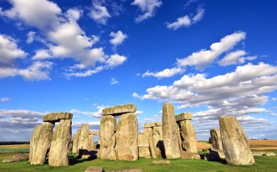 Von London: Windsor Town und Stonehenge Tour mit Mittagessen