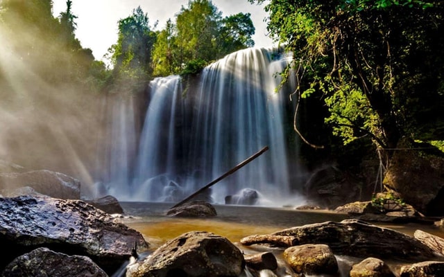 Kulen Waterfall & 1000 Lingas Tour