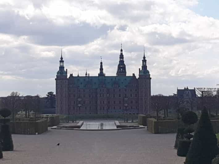 Linnat: Kronborg (Hamlet) ja Frederiksborg | GetYourGuide