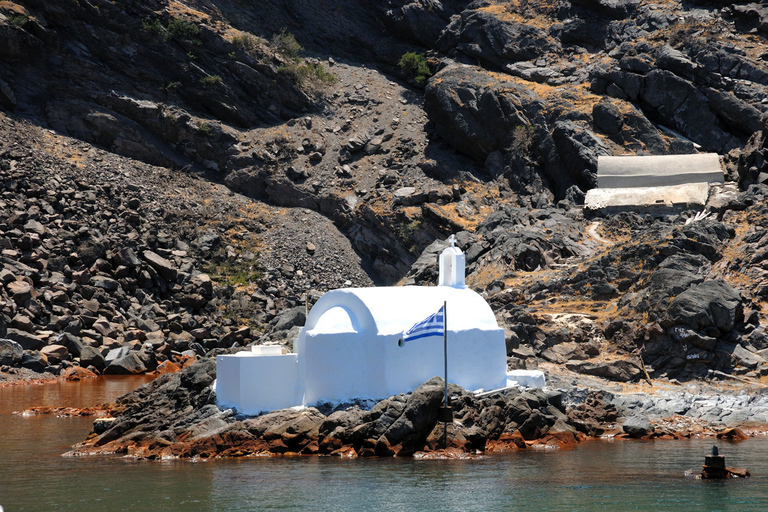 Volcán de Santorini e isla de ThirasiaVolcán de Santorini y Thirasia: crucero por la mañana