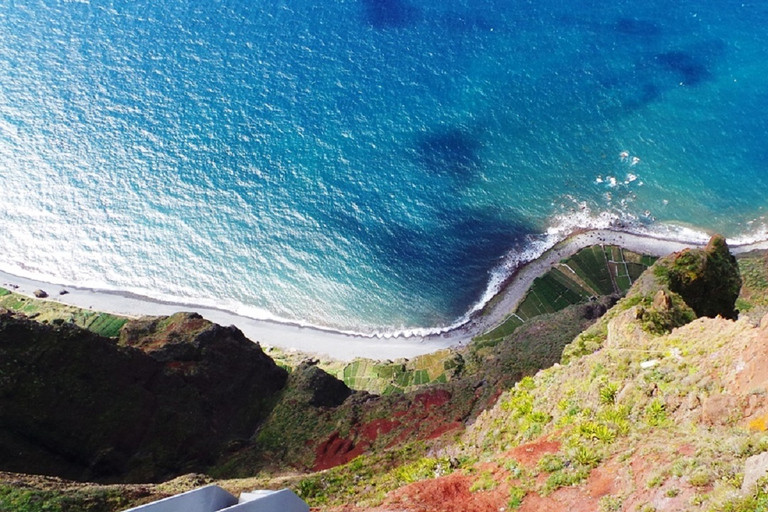 Madeira: Fontane di Rabaçal 25 Passeggiata di Levada e Cabo GirãoRabaçal: passerella e sentiero Levada das 25 Fontes