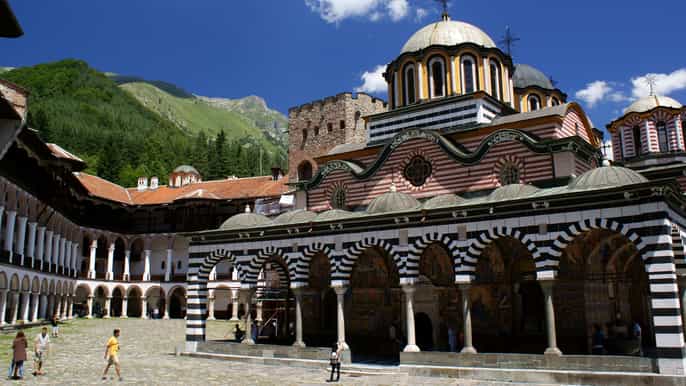 tour privato di unintera giornata alla chiesa di boyana e al monastero di rila