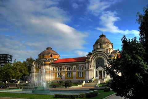 Tour privato a piedi di Sofia con colazione tradizionale