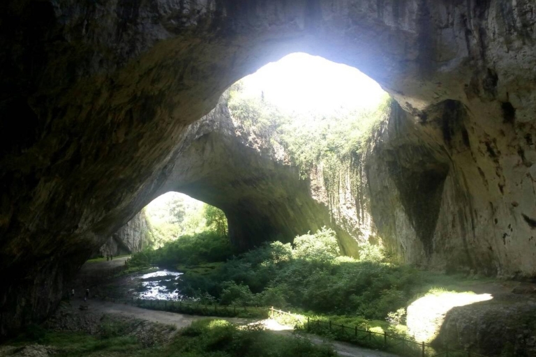 De Sofía: Cascadas de Krushuna de día completo y cueva de DevetashkaTour privado