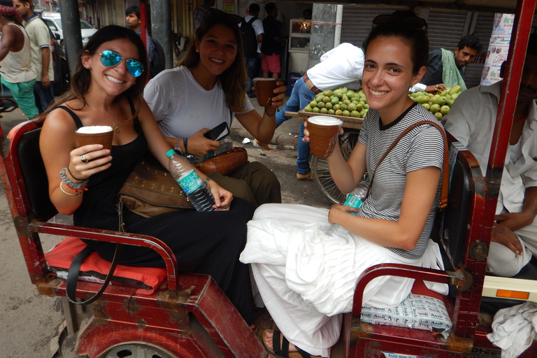 Experimente a comida, o patrimônio, a cultura e visite o mercado de especiariasAproveite a comida de rua, a cultura, o mercado de especiarias e o Masterji Haveli