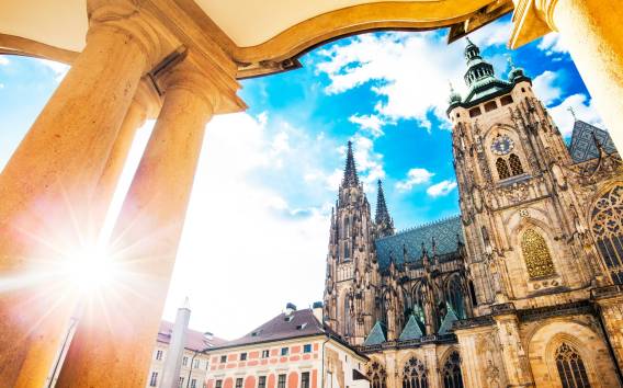 Prague Castle: 1-Hour Introduction with Admission Ticket