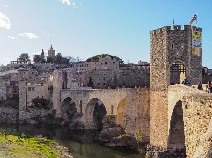 Von Girona aus: Besalú, Banyoles & historischer Garrotxa Tagesausflug