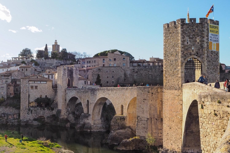 Desde Girona: excursión de un día a Besalú, Banyoles y la histórica Garrotxa