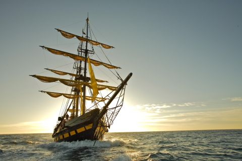 Cabo San Lucas: cruise op piratenschip bij zonsondergang