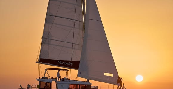 Santorini Oia: Small Group Catamaran w BBQ Fish & Drinks