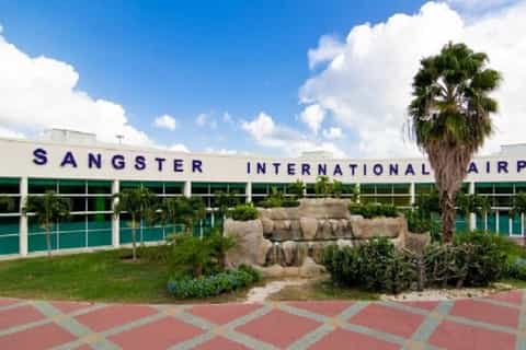 Montego Bay: MBJ Airport Tranfers to All Hotels Islandwide