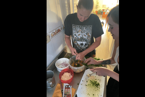 Bogotá: Tour por el mercado de Perseverancia y clase de cocina con lugareños