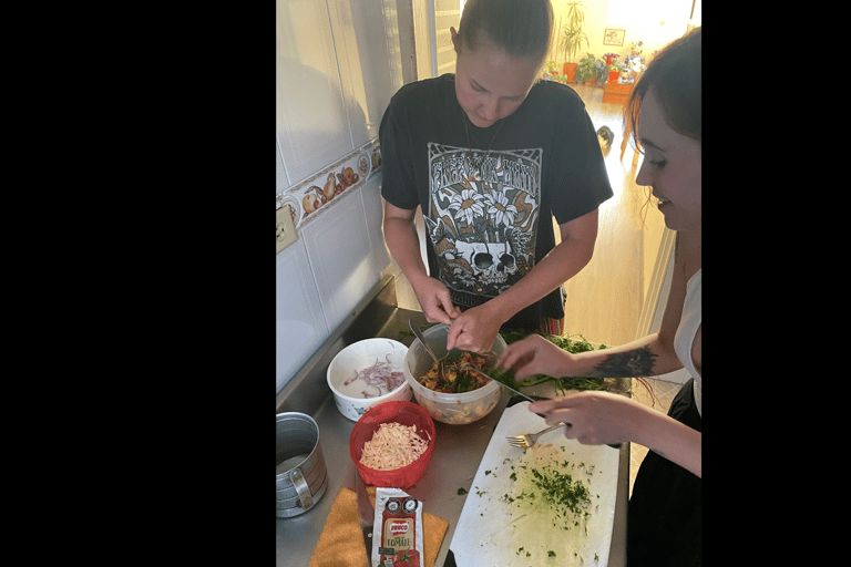 Bogotá: Tour por el mercado de Perseverancia y clase de cocina con lugareños