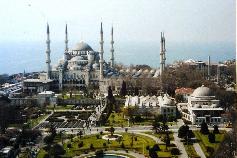 Istanbul: Tour privato di una giornata intera con guida della città vecchiaScegli questa opzione;Il trasporto non è incluso.